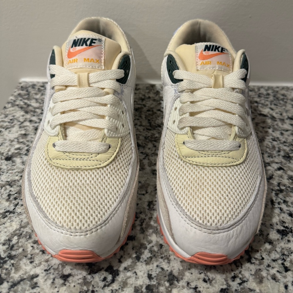 Nike Air Max 90's Size 8-Women’s